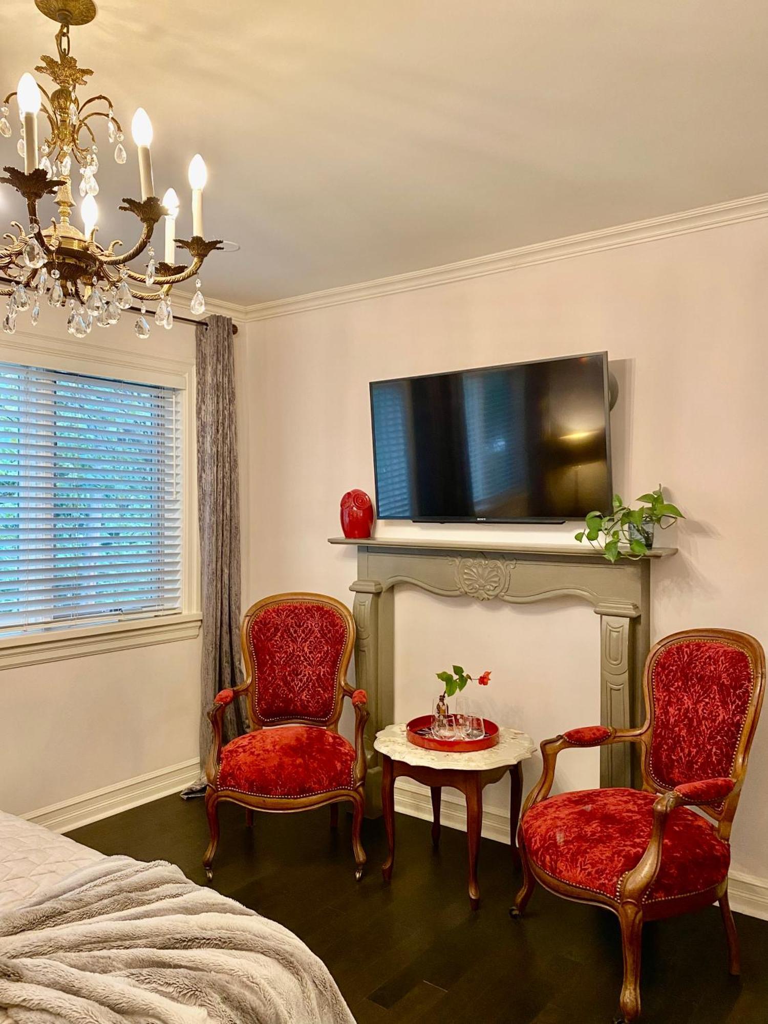 Downtown Luxury Victorian Retreat Hotel Toronto Exterior photo